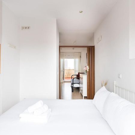 Holi-Rent Apartamento Resitur Seville Exterior photo