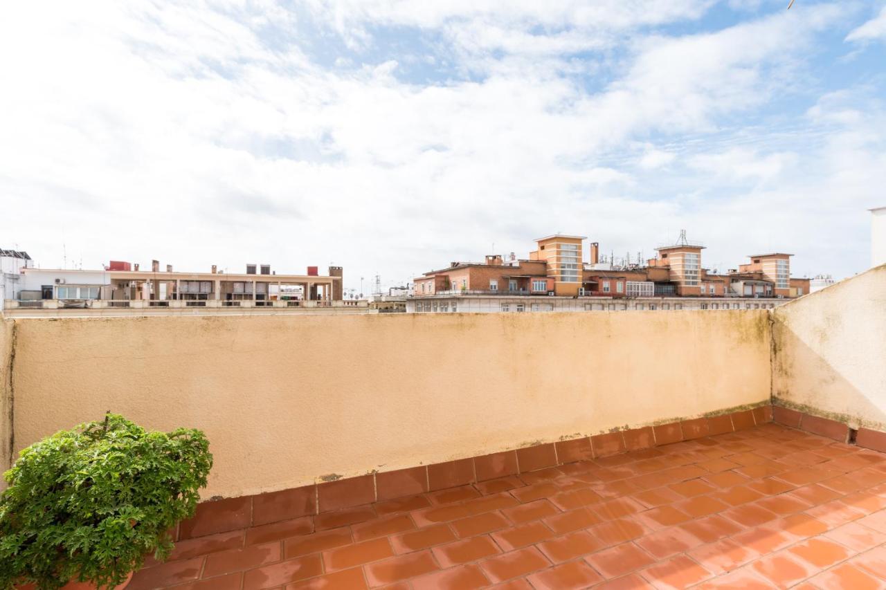 Holi-Rent Apartamento Resitur Seville Exterior photo